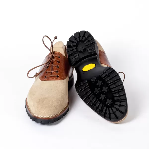 Saint Crispin's Sandfarbenes „Saddle" Oxford-Wildleder Mit Braunem Sattel Aus Kalbsleder „Russian Calf"* Mto